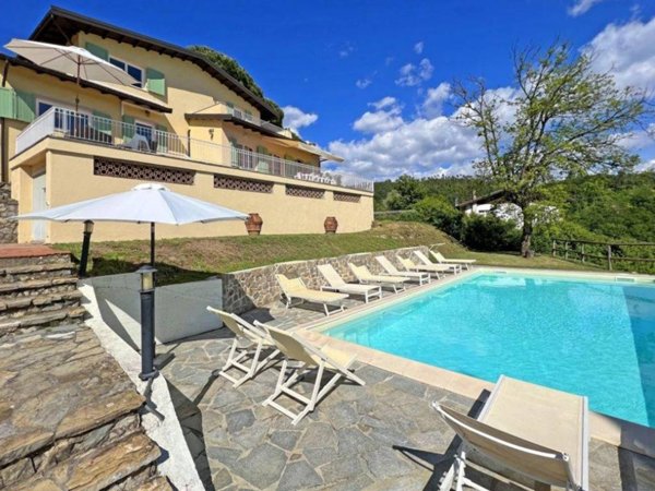 casa indipendente in vendita a Castelnuovo Magra