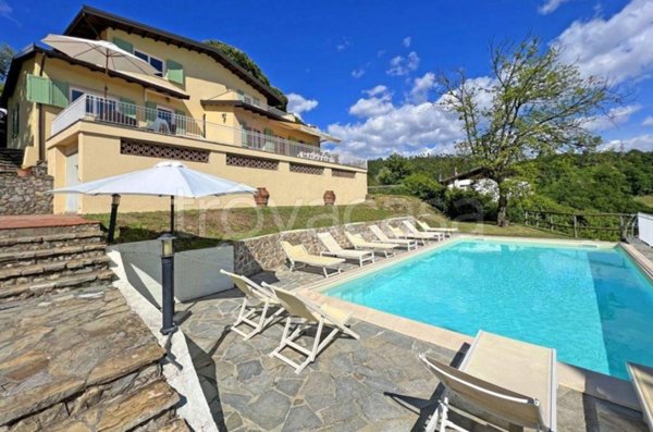 casa indipendente in vendita a Castelnuovo Magra