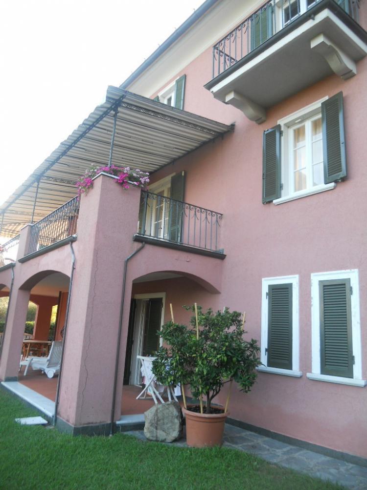 casa indipendente in vendita a Castelnuovo Magra