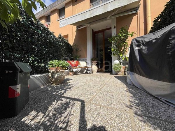 casa indipendente in vendita a Castelnuovo Magra in zona Palvotrisia