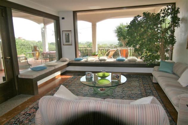 casa indipendente in vendita a Castelnuovo Magra