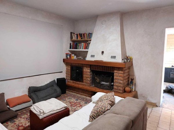 casa indipendente in vendita a Castelnuovo Magra in zona Colombiera