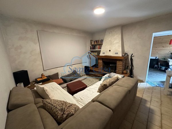 casa indipendente in vendita a Castelnuovo Magra in zona Colombiera