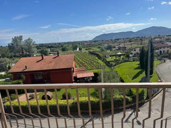 casa indipendente in vendita a Castelnuovo Magra