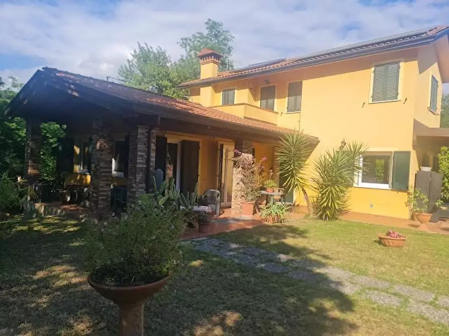 casa indipendente in vendita a Castelnuovo Magra