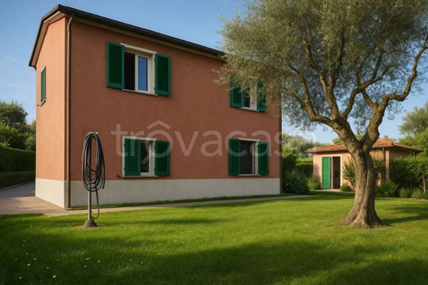 casa indipendente in vendita a Castelnuovo Magra in zona Palvotrisia