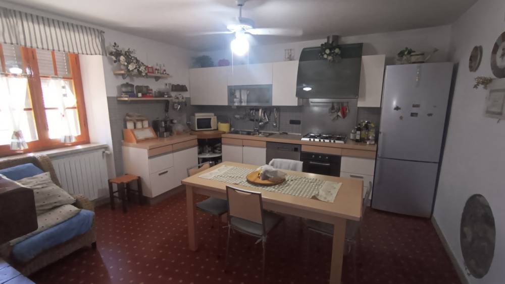 casa indipendente in vendita a Castelnuovo Magra