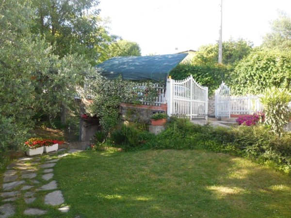 casa semindipendente in vendita a Castelnuovo Magra in zona Molicciara