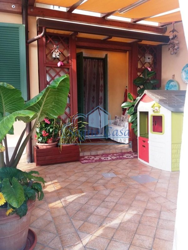 casa indipendente in vendita a Castelnuovo Magra in zona Molicciara