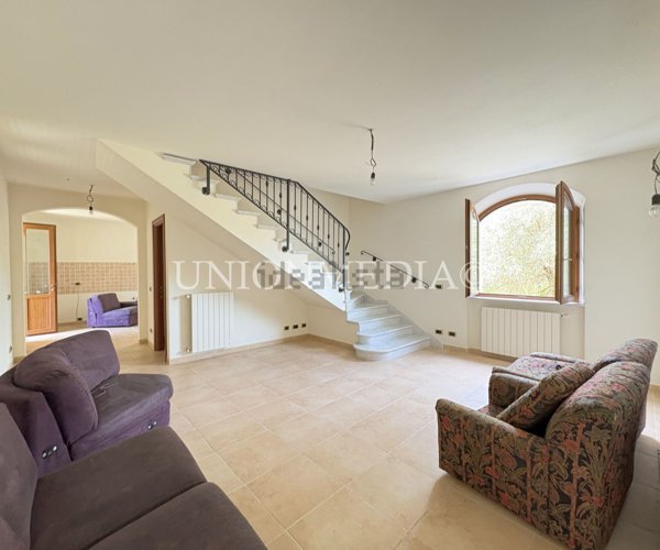 casa indipendente in vendita a Castelnuovo Magra