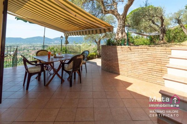 casa indipendente in vendita a Castelnuovo Magra