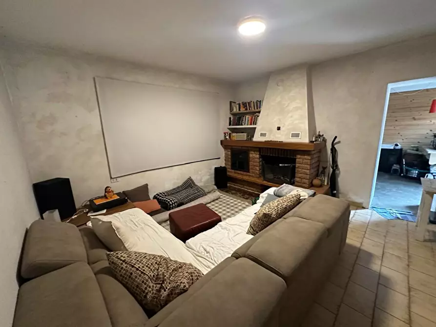 casa indipendente in vendita a Castelnuovo Magra in zona Colombiera