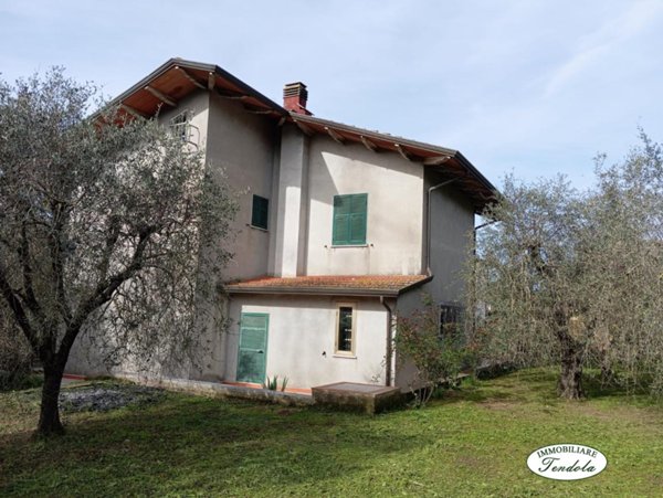 casa indipendente in vendita a Castelnuovo Magra