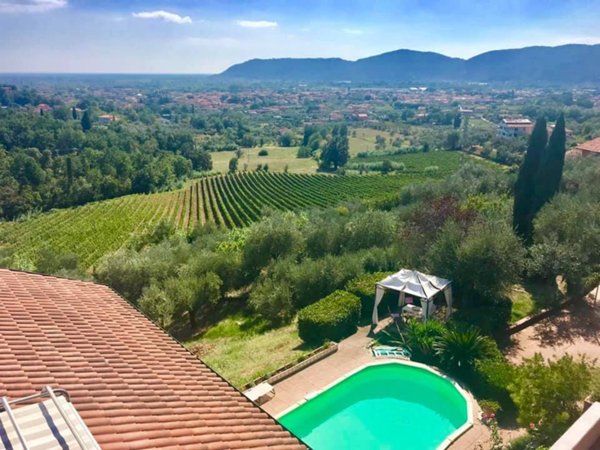 casa indipendente in vendita a Castelnuovo Magra in zona Colombiera