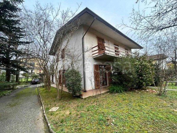 casa indipendente in vendita a Castelnuovo Magra in zona Molicciara