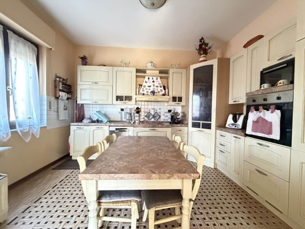 casa semindipendente in vendita a Castelnuovo Magra