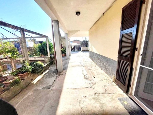 casa indipendente in vendita a Castelnuovo Magra