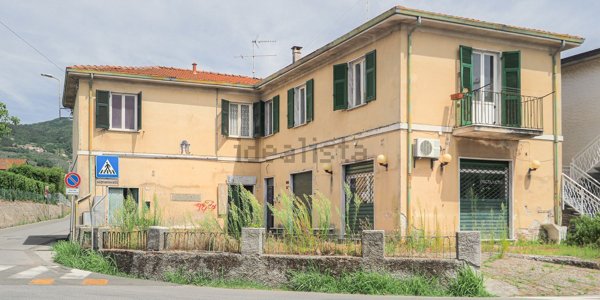 casa indipendente in vendita a Castelnuovo Magra in zona Molicciara
