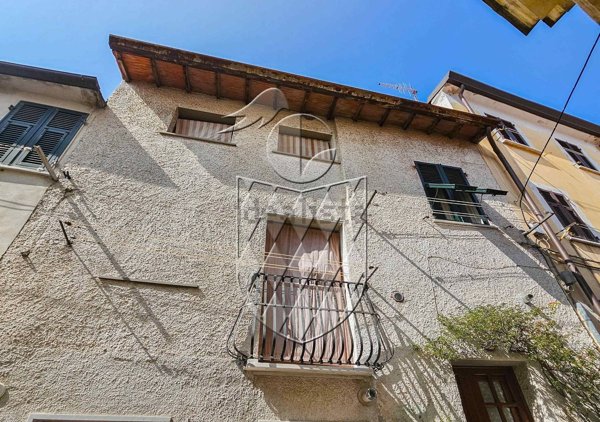 casa indipendente in vendita a Castelnuovo Magra