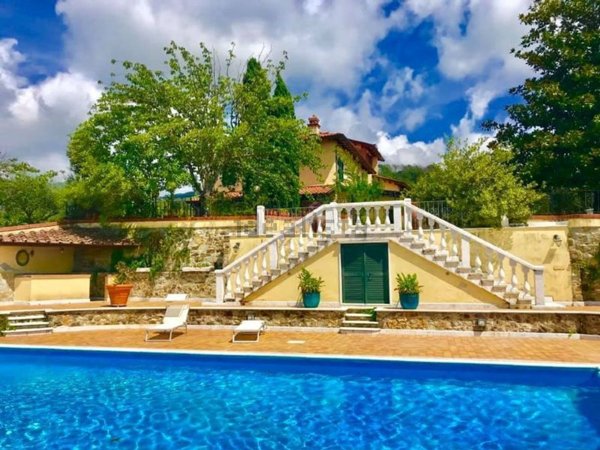 casa indipendente in vendita a Castelnuovo Magra