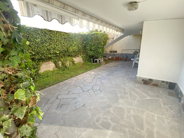 casa semindipendente in vendita a Castelnuovo Magra in zona Molicciara