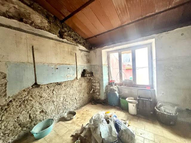 casa indipendente in vendita a Castelnuovo Magra