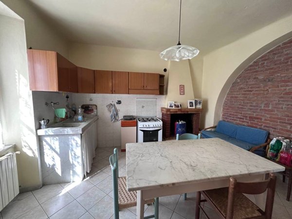 casa indipendente in vendita a Castelnuovo Magra in zona Palvotrisia