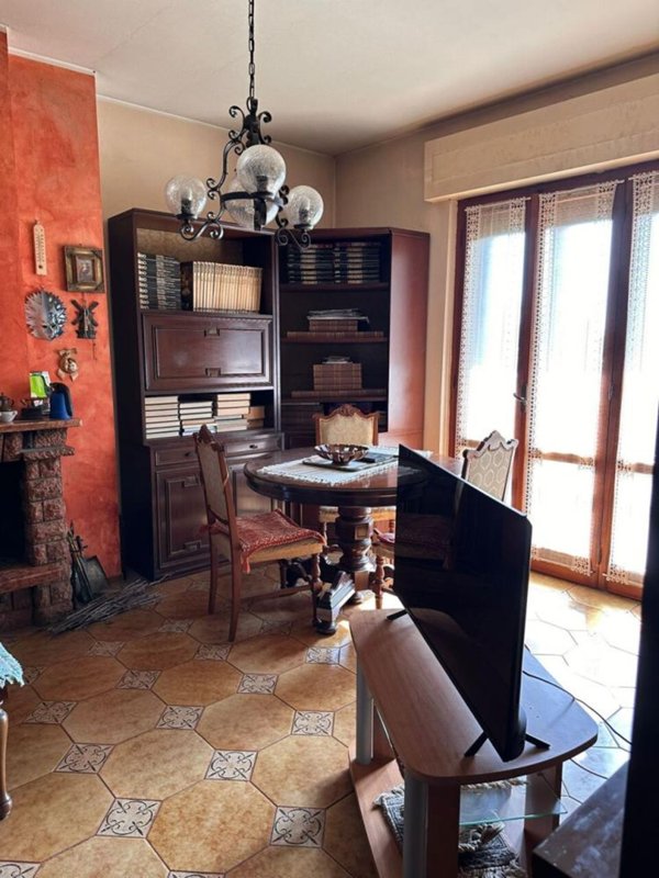 casa indipendente in vendita a Castelnuovo Magra