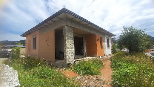 casa indipendente in vendita a Castelnuovo Magra in zona Colombiera