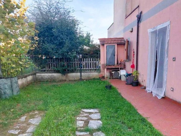 casa indipendente in vendita a Castelnuovo Magra in zona Molicciara