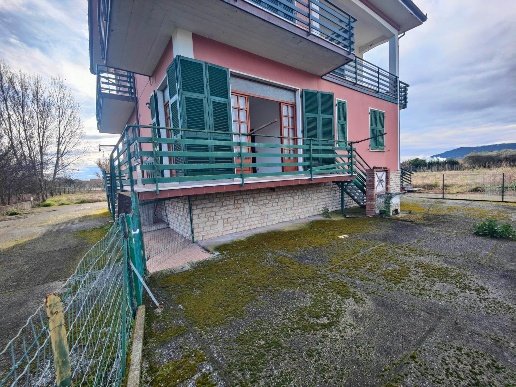 appartamento in vendita a Castelnuovo Magra in zona Molicciara