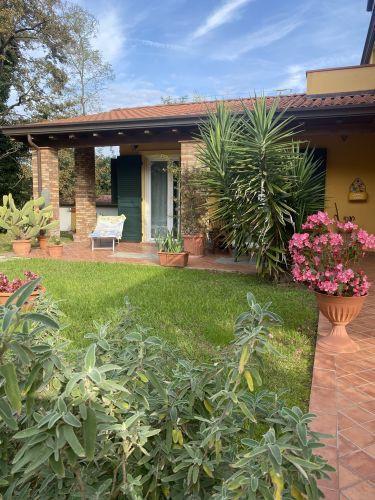 casa indipendente in vendita a Castelnuovo Magra