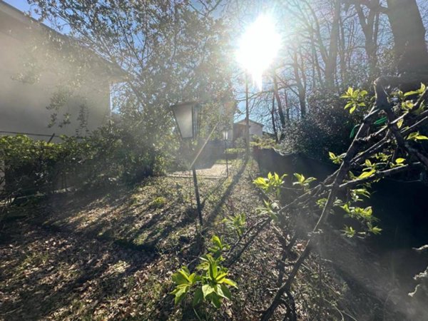 casa indipendente in vendita a Castelnuovo Magra