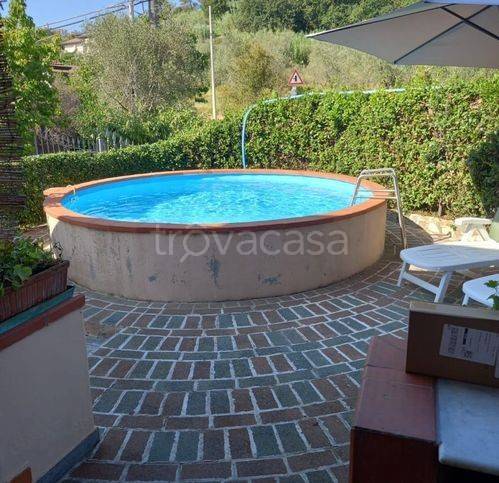 casa indipendente in vendita a Castelnuovo Magra in zona Molicciara