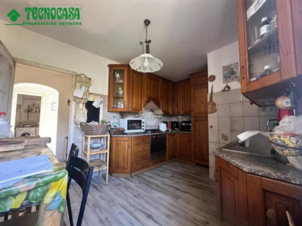 casa indipendente in vendita a Castelnuovo Magra in zona Colombiera