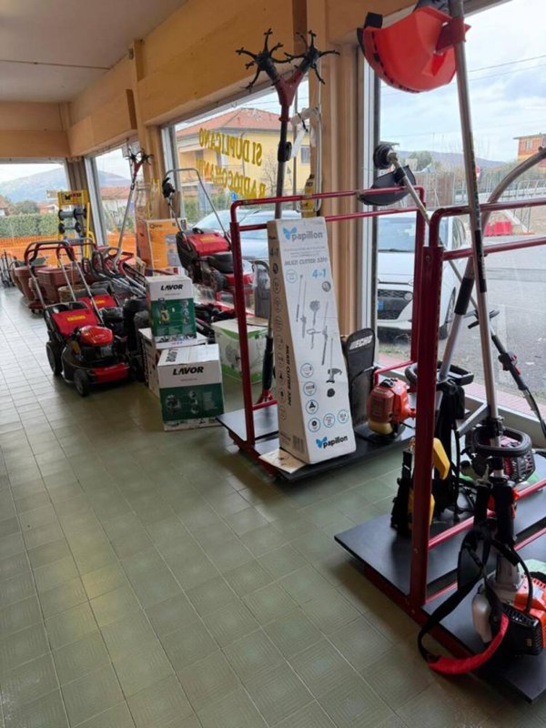 negozio in vendita a Castelnuovo Magra in zona Molicciara