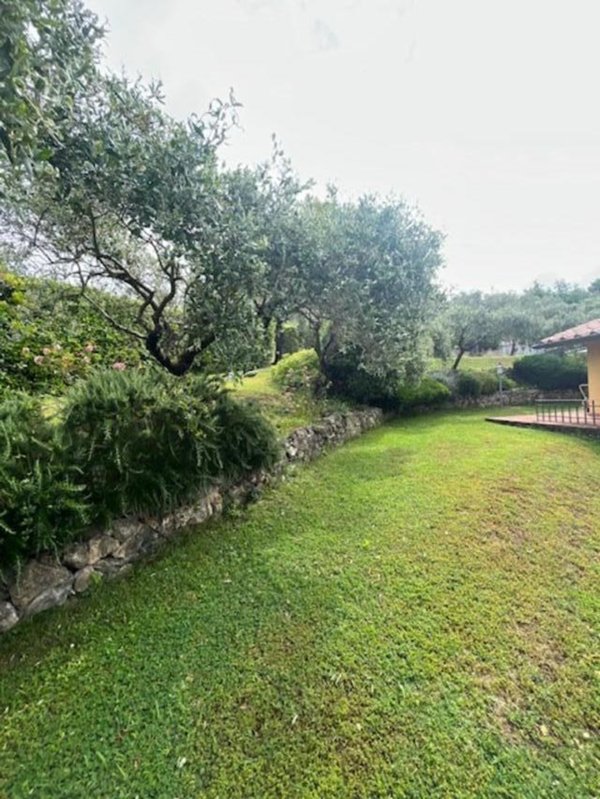 casa indipendente in vendita a Castelnuovo Magra in zona Colombiera