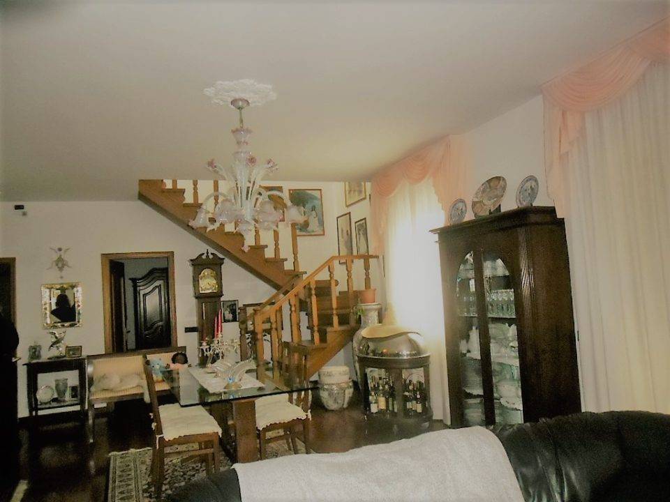 casa indipendente in vendita a Castelnuovo Magra in zona Molicciara