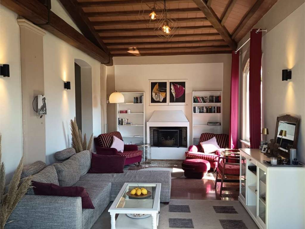 casa indipendente in vendita a Castelnuovo Magra