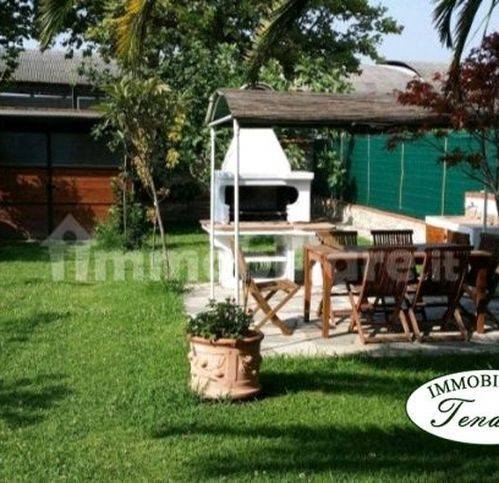 casa indipendente in vendita a Castelnuovo Magra in zona Molicciara