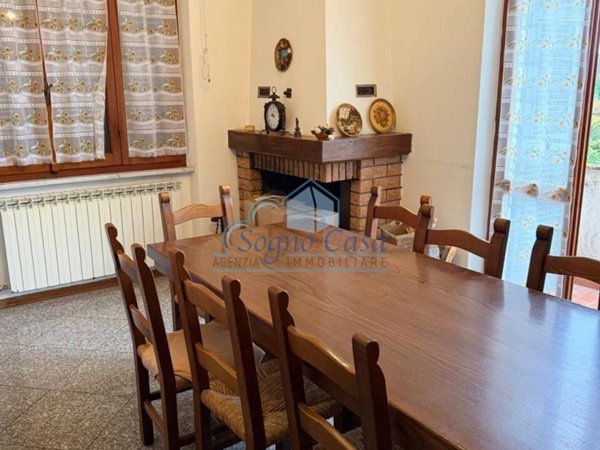 casa indipendente in vendita a Castelnuovo Magra