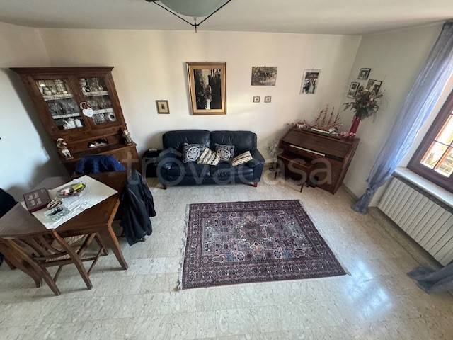 casa indipendente in vendita a Castelnuovo Magra