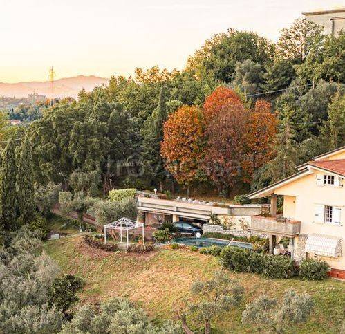 casa indipendente in vendita a Castelnuovo Magra