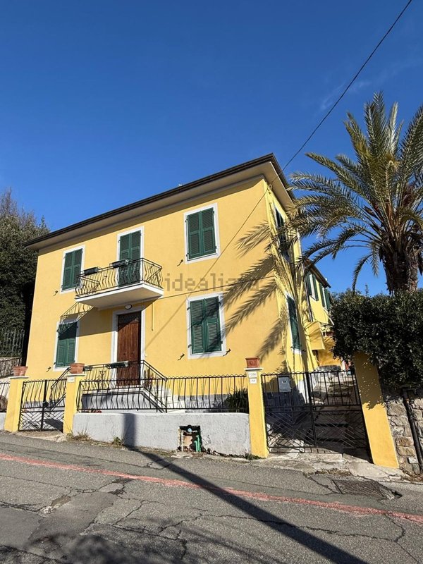 casa indipendente in vendita a Castelnuovo Magra