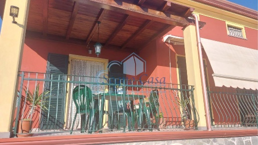 casa indipendente in vendita a Castelnuovo Magra