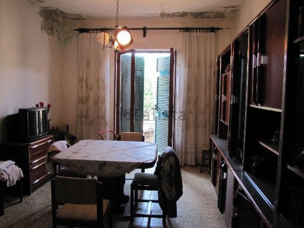 pentavano in vendita a Castelnuovo Magra