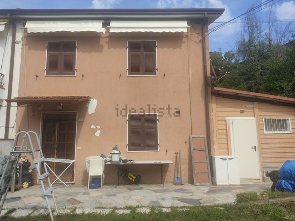 casa semindipendente in vendita a Castelnuovo Magra
