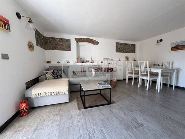 casa indipendente in vendita a Castelnuovo Magra in zona Colombiera