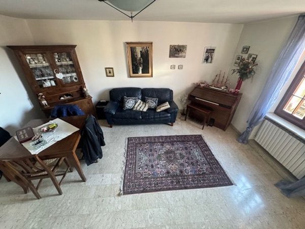 casa indipendente in vendita a Castelnuovo Magra in zona Palvotrisia