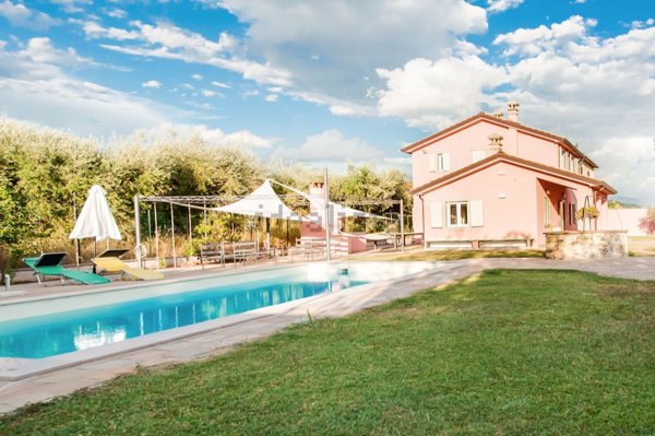casa semindipendente in vendita a Castelnuovo Magra